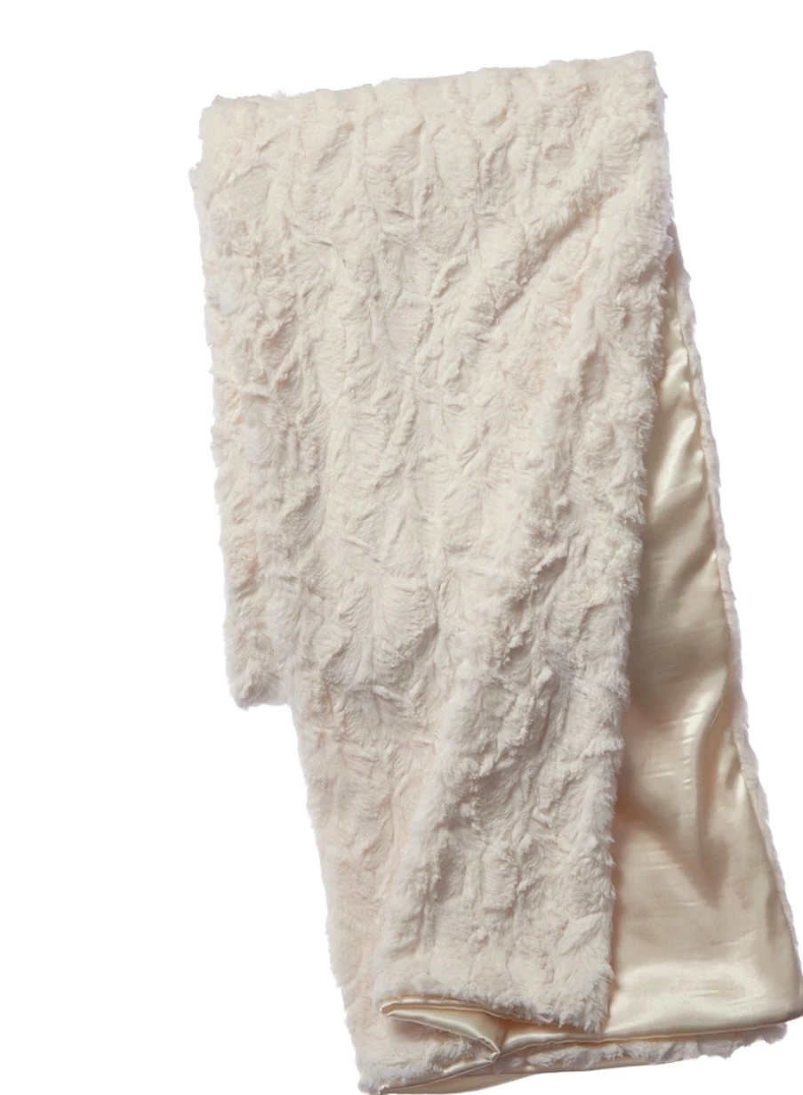 Faux Addict Luxury Faux Fur Oversized Throw 3 Faux Addict Luxury Faux Fur Oversized Throw