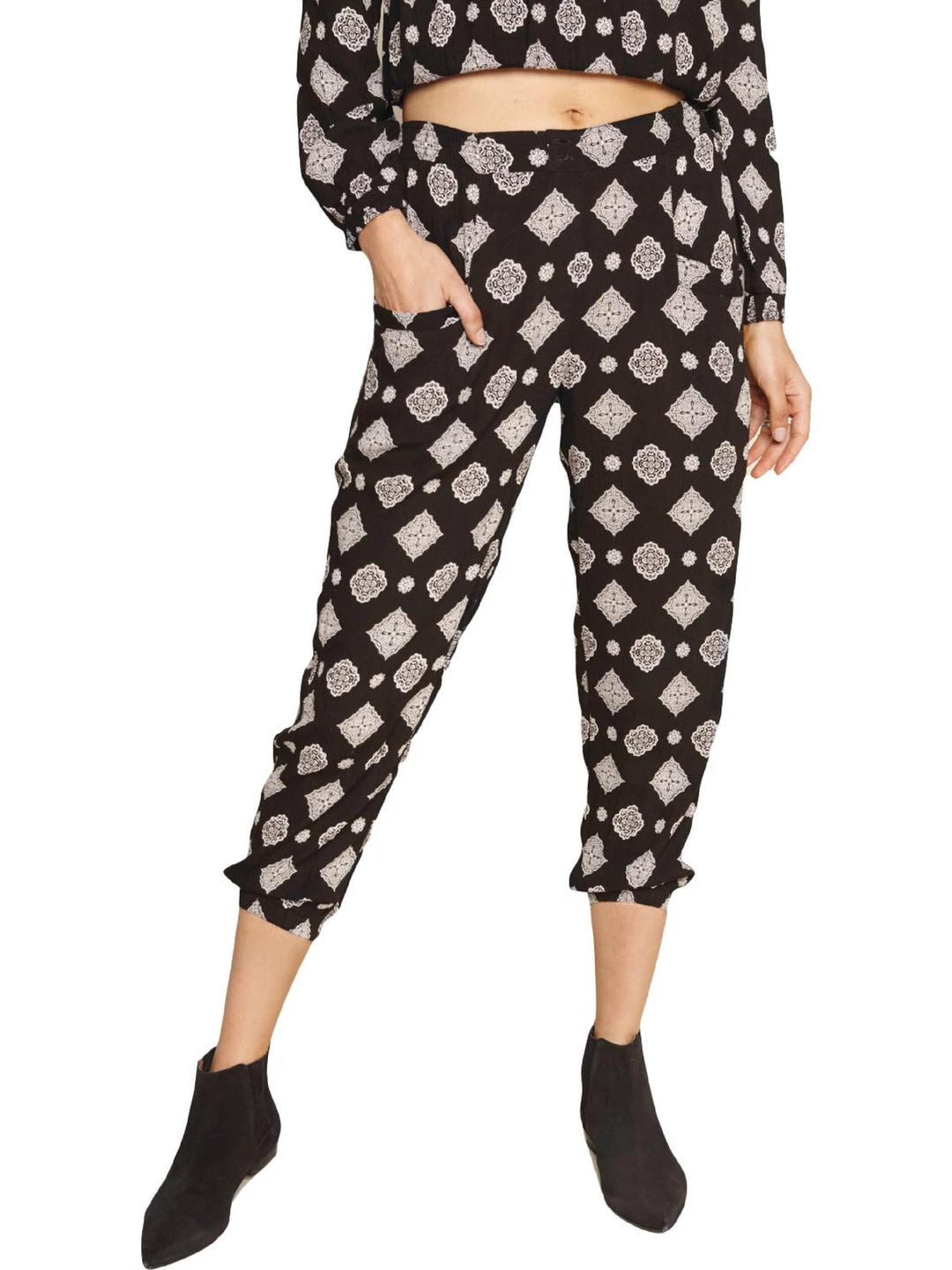 Amuse Society Berlin Womens Printed Viscose Cropped Pants 3 Amuse Society Berlin Womens Printed Viscose Cropped Pants