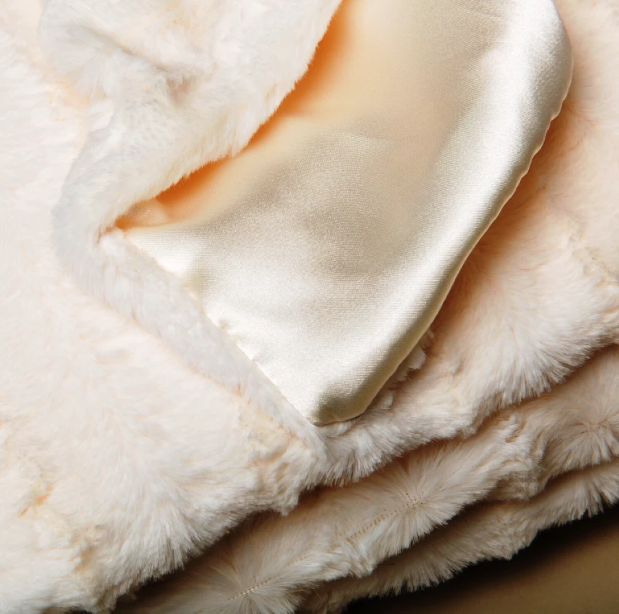 Faux Addict Luxury Faux Fur Throw 4 Faux Addict Luxury Faux Fur Throw - Image 2