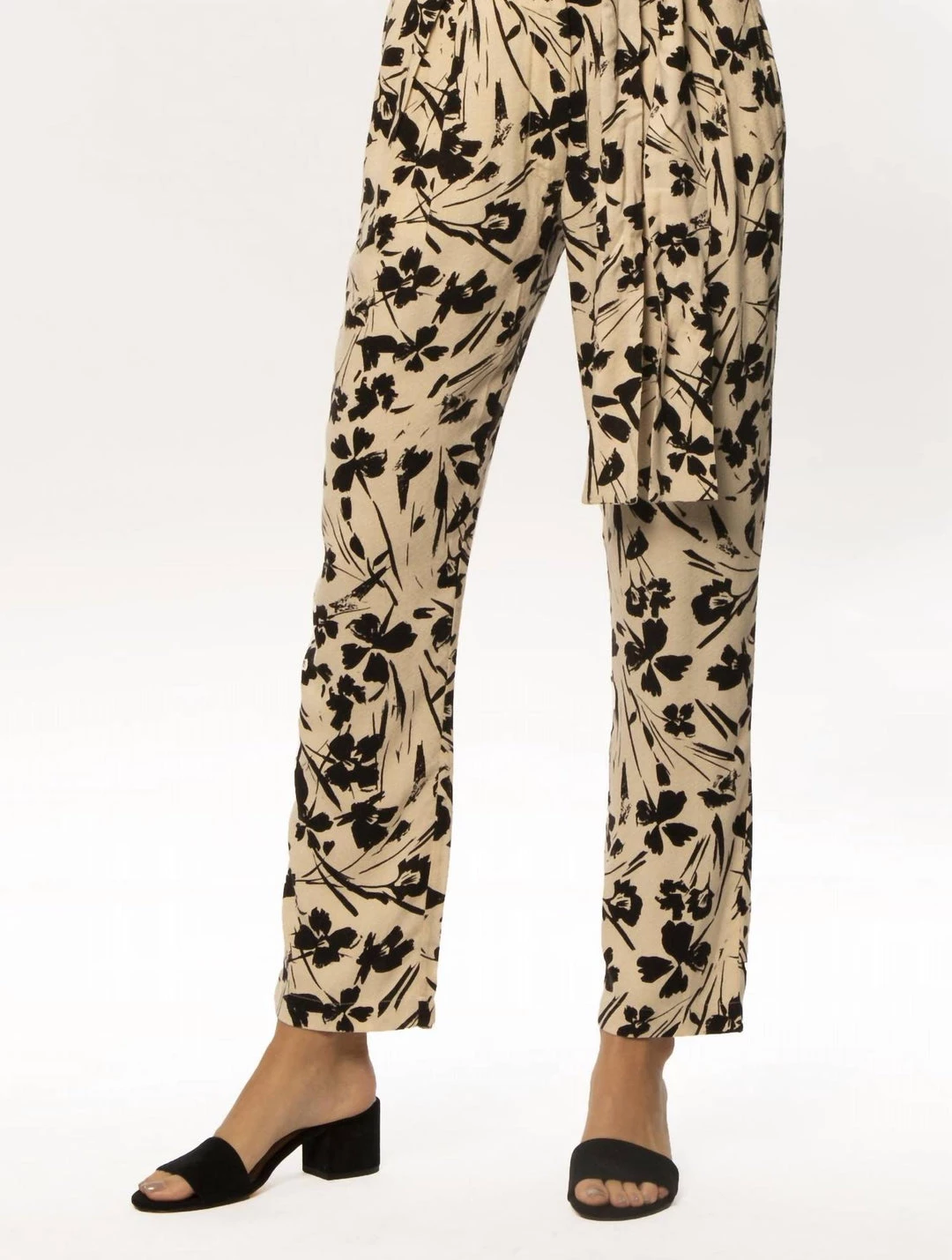 Amuse Society women La La Land Woven Pant in Sisel 3 Amuse Society women La La Land Woven Pant in Sisel